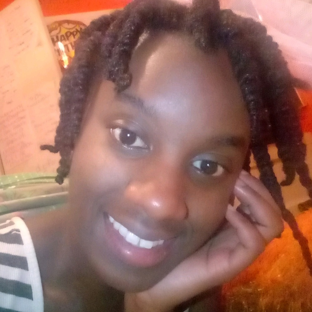 Meet your Posher, Shaquira